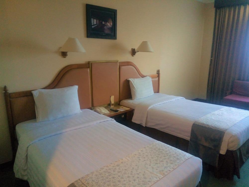 Sahid Raya Hotel & Convention Yogyakarta Maguwo Экстерьер фото
