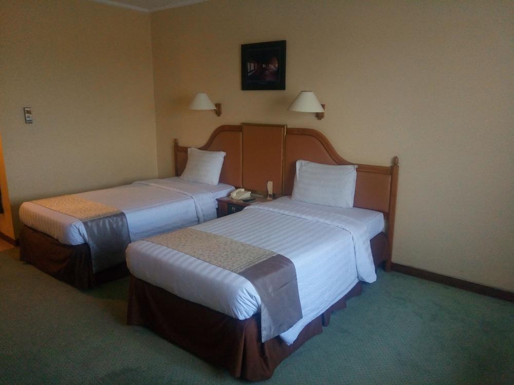 Sahid Raya Hotel & Convention Yogyakarta Maguwo Экстерьер фото